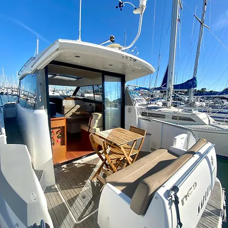 Botel Experience A Bord A La Rochelle Sur Un Jeanneau Nc9 La Rochelle (Charente-Maritime)